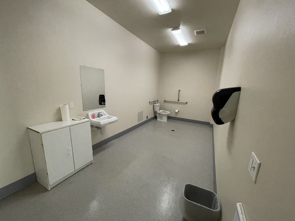 Class A Industrial: 3543 Steelhead Run Drive NE, Suite A, Albany, OR 97321